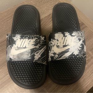 Women’s Nike Floral Slides
